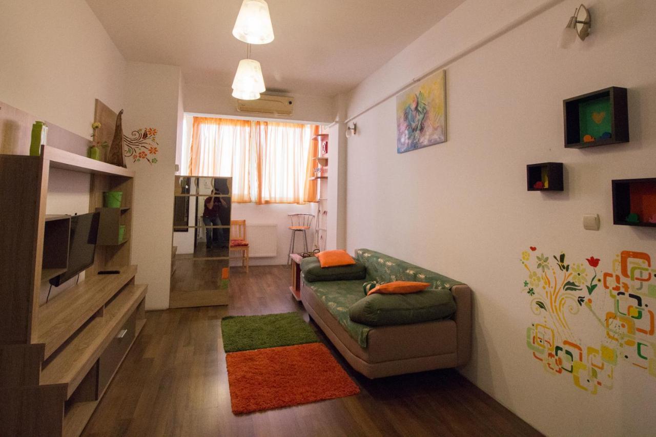 Intim Studio Flat Arad Exterior foto